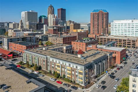 With its prime location, residents have easy access to an array of eclectic shops, bars, restaurants, and attractions within walking distance. . Des moines iowa apartments for rent